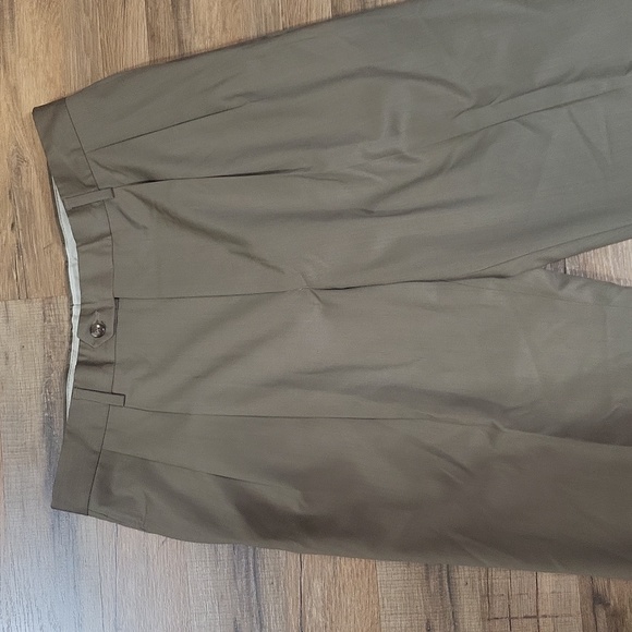 JOS. A. BANK Tan Kaki Superfine 100% Wool Gabardine Pleated Dress Pants - 35 Reg - Picture 7 of 16